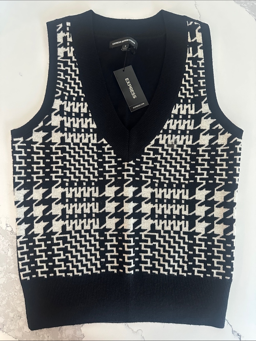 Express Design Studio Black and White Houndstooth V-Neck Sweater Vest